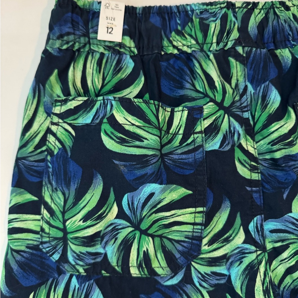 NWT, PLACE The Children’s Place Green and Blue Tropical Leaf Boy Shorts Size 12 - Picture 6 of 12